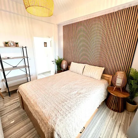 Aeolian Blu 10 * Páros