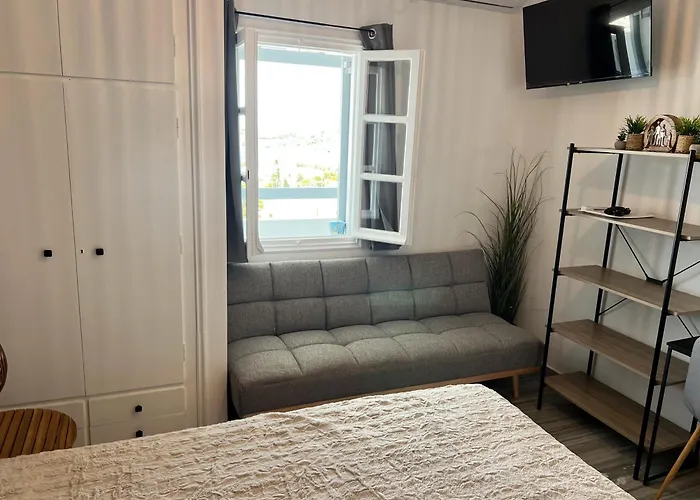 Aeolian Blu 10 * Páros