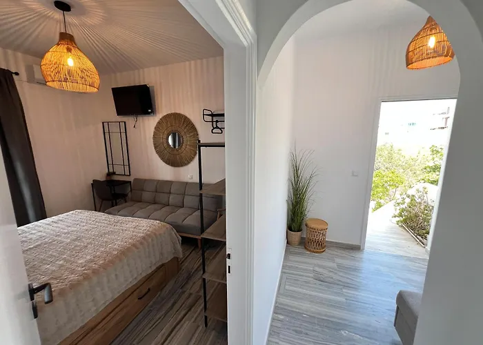 Aeolian Blu 10 * Páros